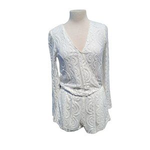 Mimi Chica White Lace Romper Deep V-Neck line Long Bell Sleeves Size Medium Rn#0